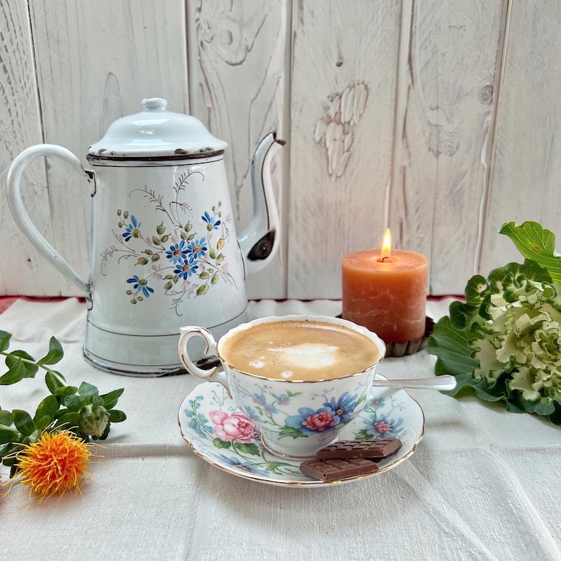 Cafetière vintage / Pot en étain floral peint à la main / décor de
