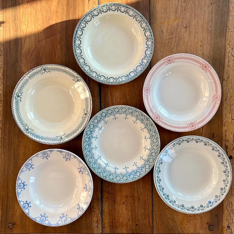 assiettes_dépareillées_creuses_vintage_art_de_la_table_brocnpeps