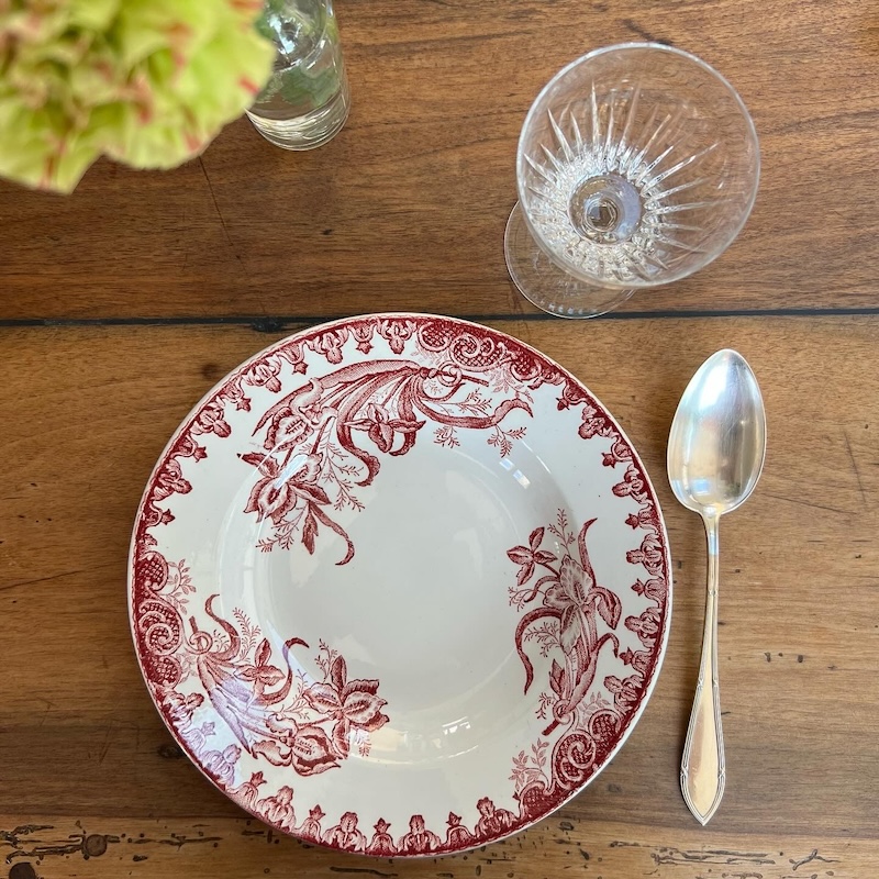 assiettes-creuses-iris-ste-amandinoise-faience-francaise-vintage-brocnpeps