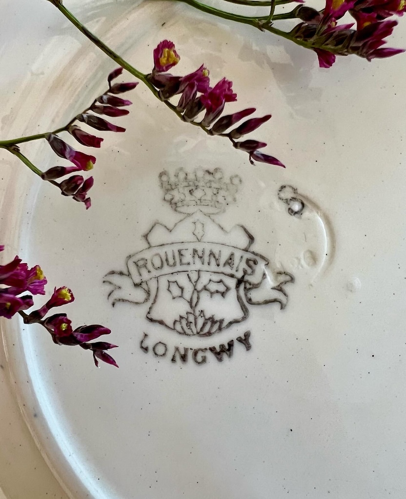 assiette-plate-rouennais-longwy-vaisselle-faience-france-art-de-la-table-brocnpeps