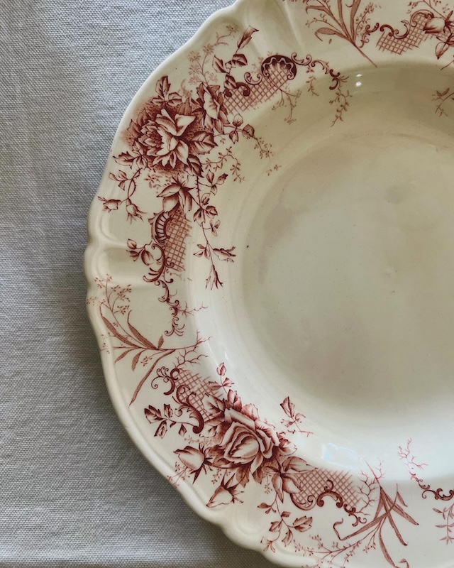 assiette-creuse-lonchamp-rose-rocroy-vintage-vaisselle-brocnpeps
