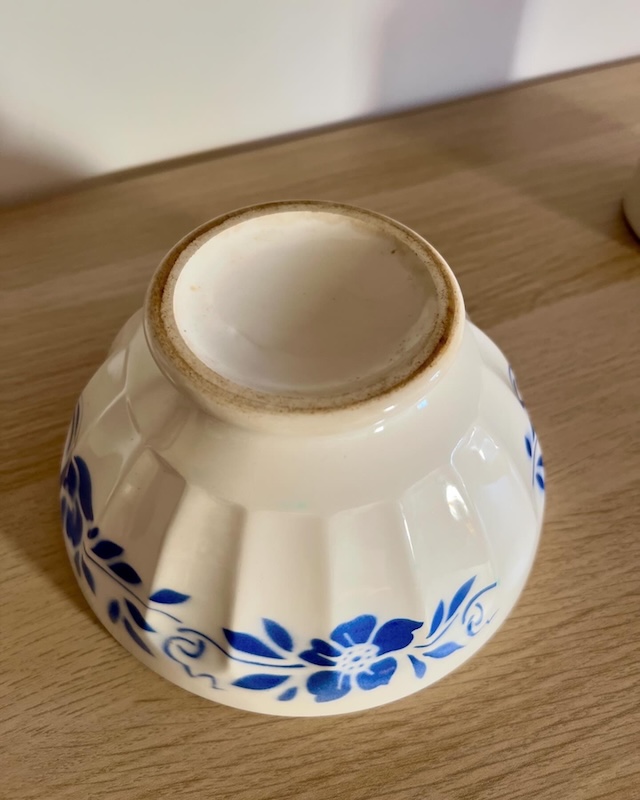 Bol_géant_cotele_piedouche_vintage_fleurs_bleus_brocnpeps