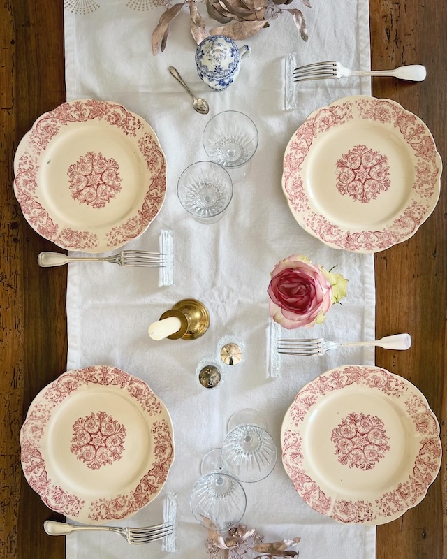 Serie de 4 assiettes plates roses – Bella Longchamp