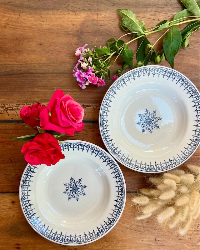 assiettes_creuses_primax_st_amand_bleu_duo_vaisselle_ancienne_terre_de_fer_brocnpeps
